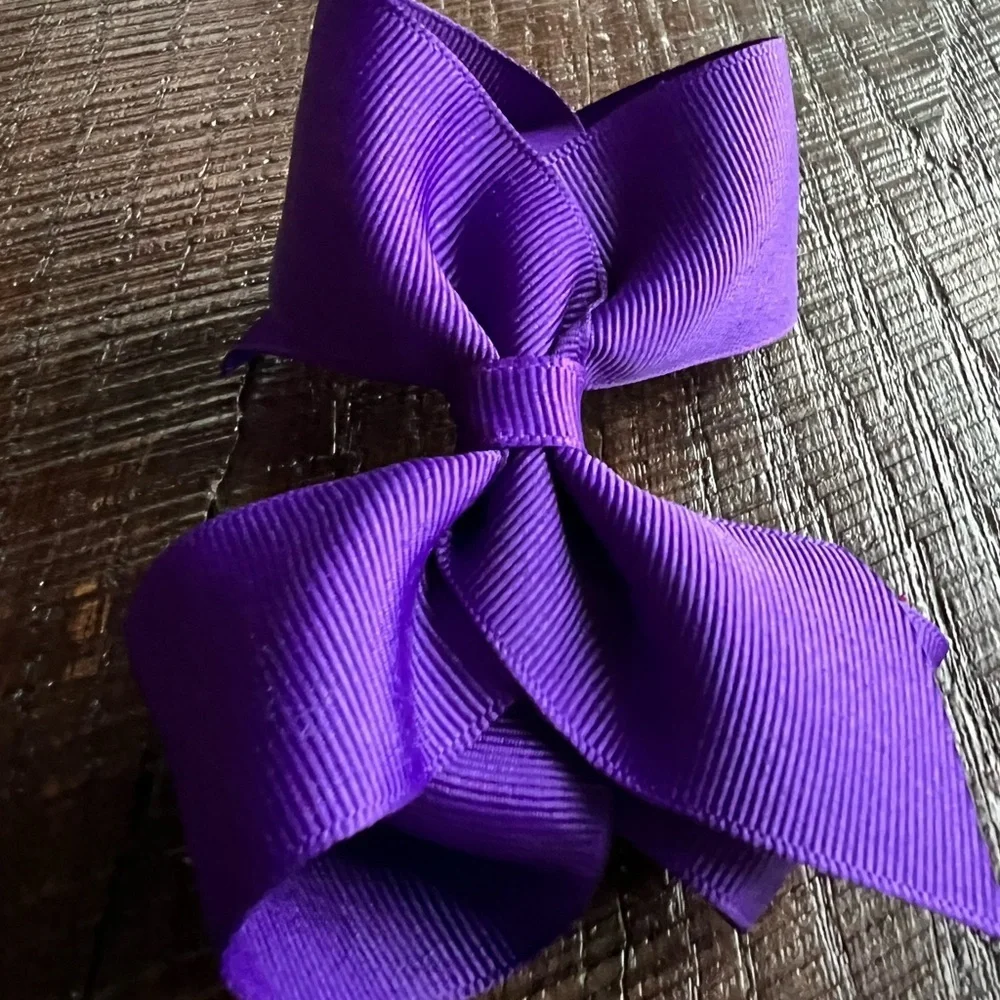 Grosgrain ribbon clip bow in purple